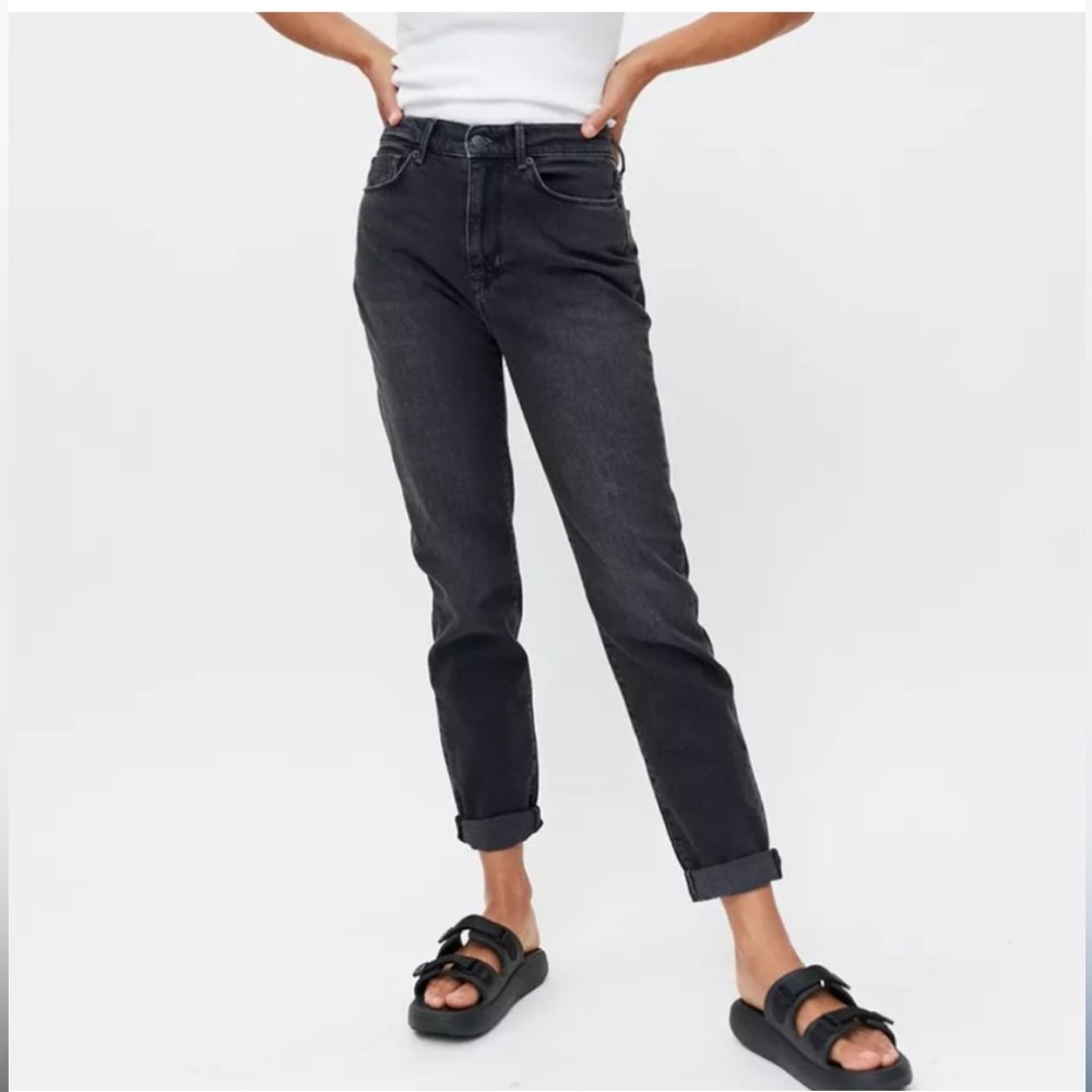 Urban Outfitters High Rise Mom Jeans